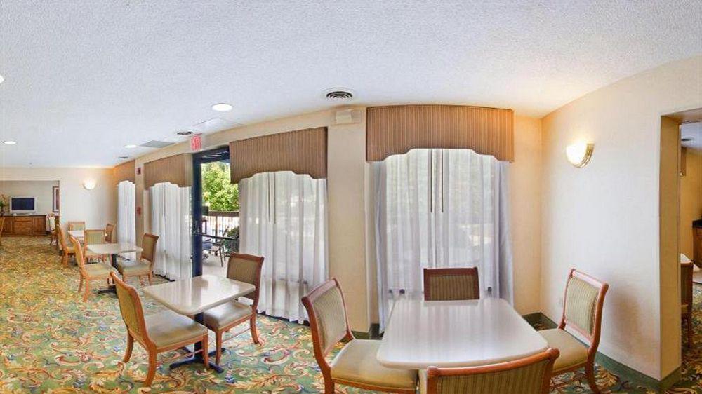 Express Richmond-mechanicsville By Ihg Hotel 2*
