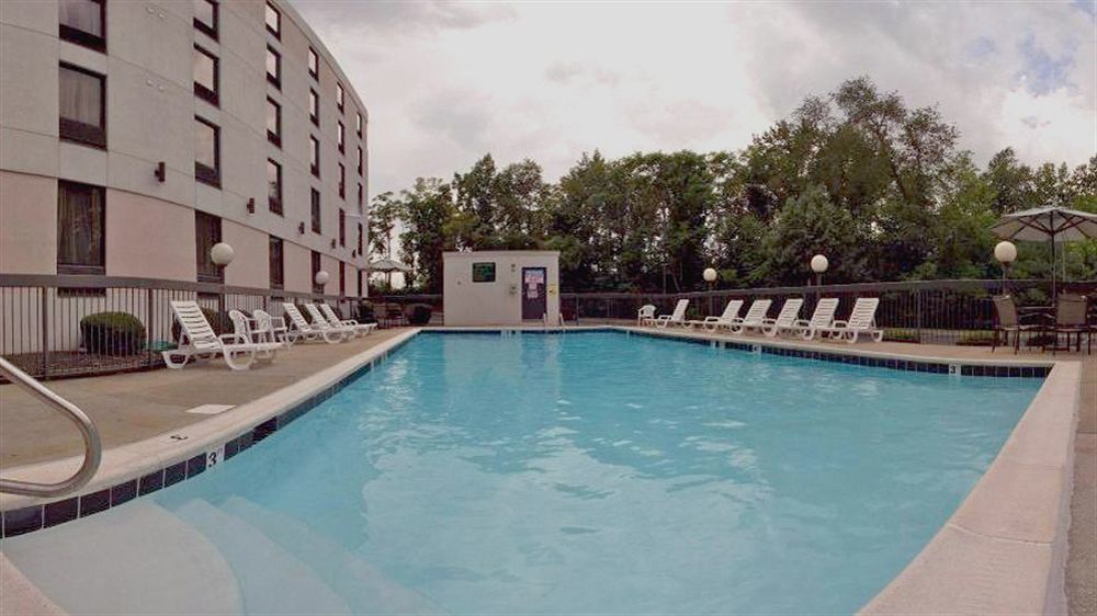 Hotel Express Richmond-mechanicsville By Ihg 2*